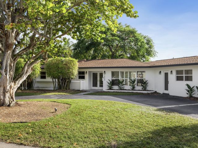 Продажа дома по адресу 2648 NE 26 Place - фото 6877385