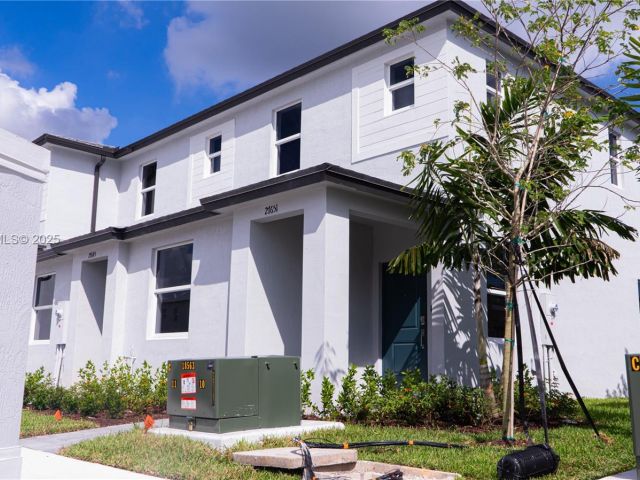 Дом в аренду по адресу 27651 SW 155 CT 0 - фото 7511199