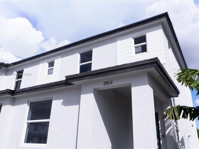 Дом в аренду по адресу 27651 SW 155 CT 0 - фото 7511202