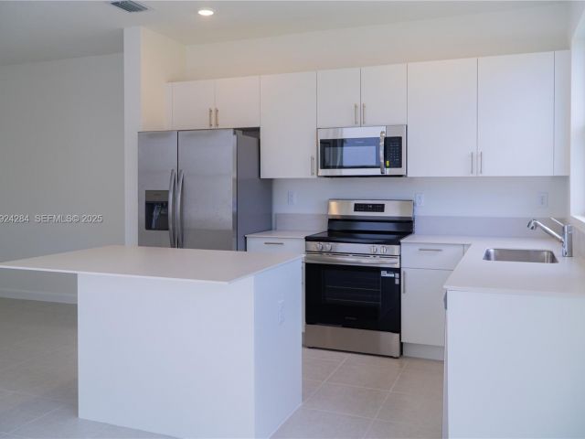 Дом в аренду по адресу 27651 SW 155 CT 0 - фото 7511203