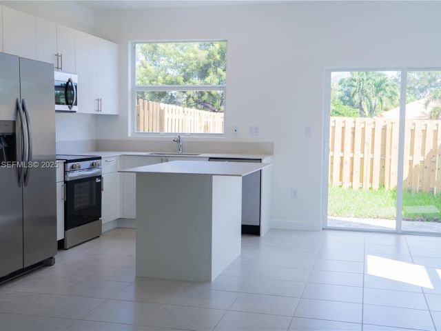 Дом в аренду по адресу 27651 SW 155 CT 0 - фото 7511205