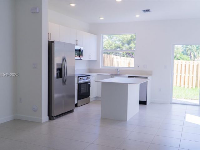 Дом в аренду по адресу 27651 SW 155 CT 0 - фото 7511207