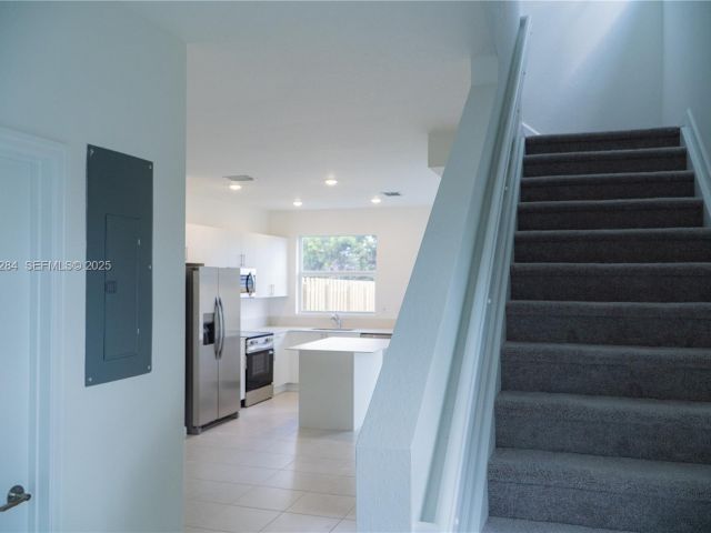 Дом в аренду по адресу 27651 SW 155 CT 0 - фото 7511211