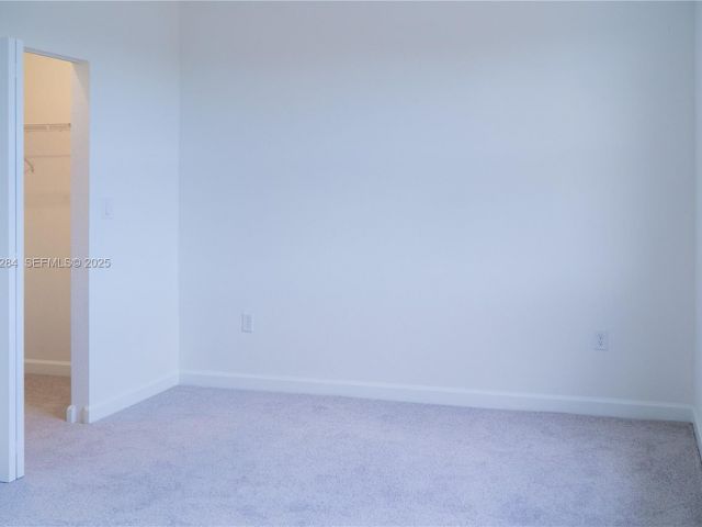 Дом в аренду по адресу 27651 SW 155 CT 0 - фото 7511212