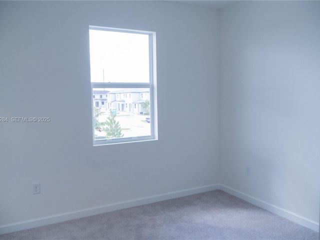 Дом в аренду по адресу 27651 SW 155 CT 0 - фото 7511214