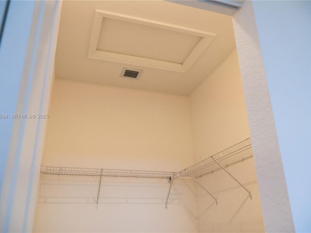 Дом в аренду по адресу 27651 SW 155 CT 0 - фото 7511222