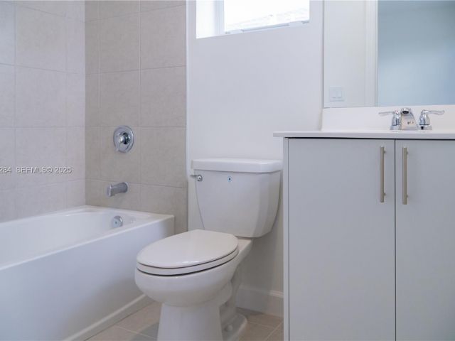 Дом в аренду по адресу 27651 SW 155 CT 0 - фото 7511230