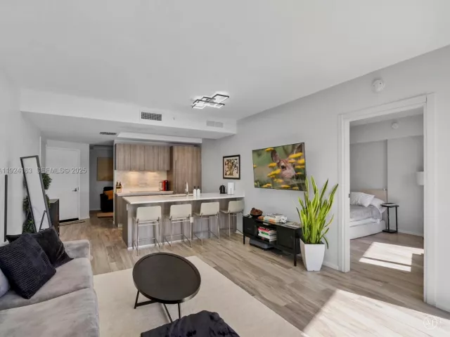 Продажа квартиры #1603 - фото 6861142