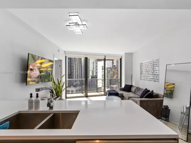 Продажа квартиры #1603 - фото 6861144