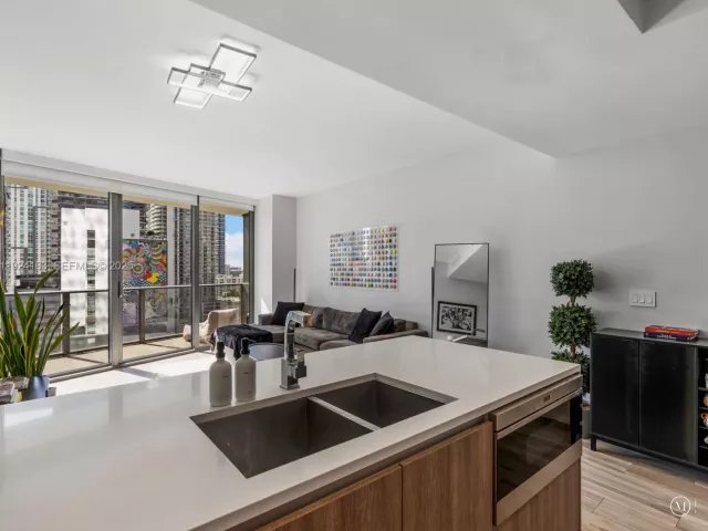 Продажа квартиры #1603 - фото 6861145