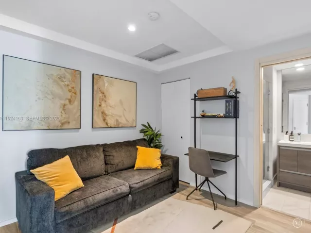 Продажа квартиры #1603 - фото 6861133