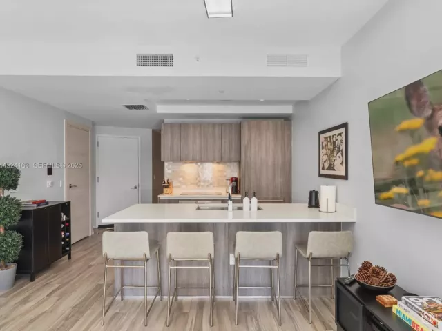 Продажа квартиры #1603 - фото 6861136