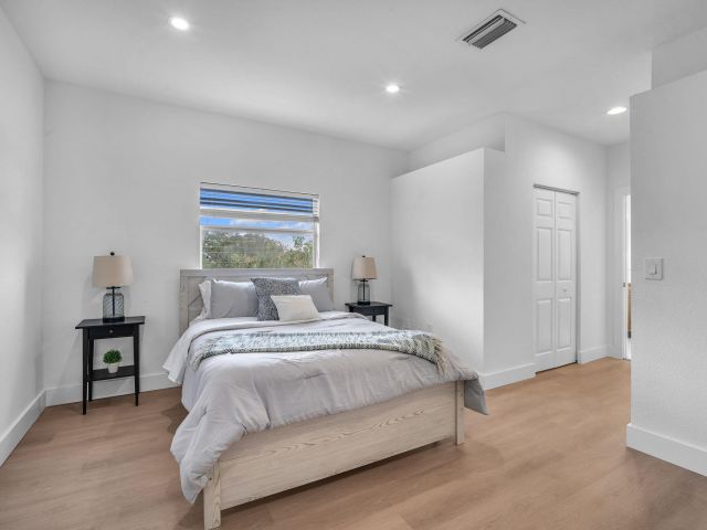 Дом в аренду по адресу 477 NE 1st Street - фото 6858759