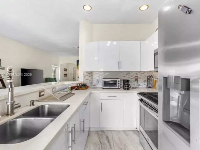 Продажа дома по адресу 8362 NW 107th Ct 7-24 - фото 6858856