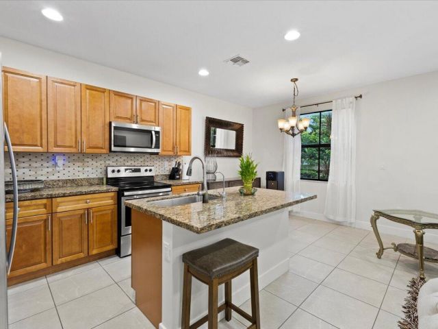 Продажа дома по адресу 3008 Hop Tree Way - фото 6862148