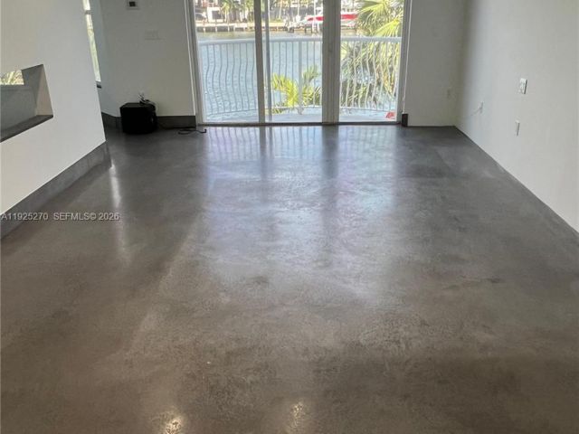 Дом в аренду по адресу 21025 NE 38th Ave 81 - фото 6862721