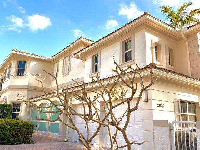 Дом в аренду по адресу 21025 NE 38th Ave 81 - фото 6862729