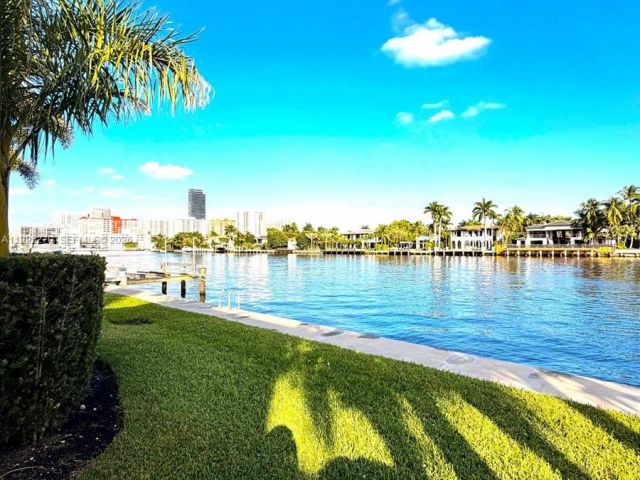 Дом в аренду по адресу 21025 NE 38th Ave 81 - фото 6862731