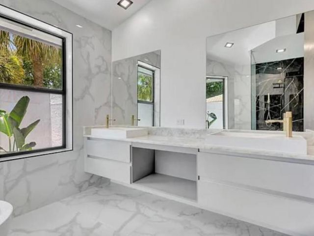 Дом в аренду по адресу 2299 NW 55th Street - фото 6860225