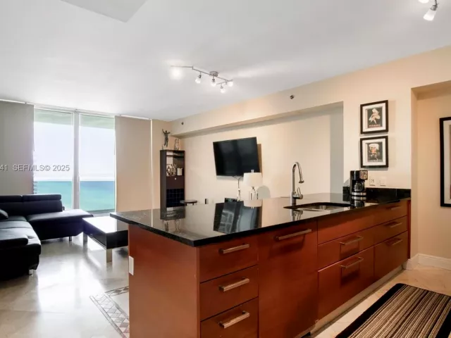 Продажа квартиры #2212 - фото 6859871