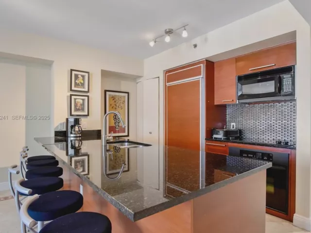 Продажа квартиры #2212 - фото 6859869