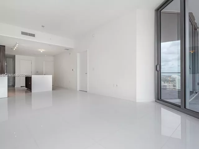 Продажа квартиры #1608 - фото 6861370