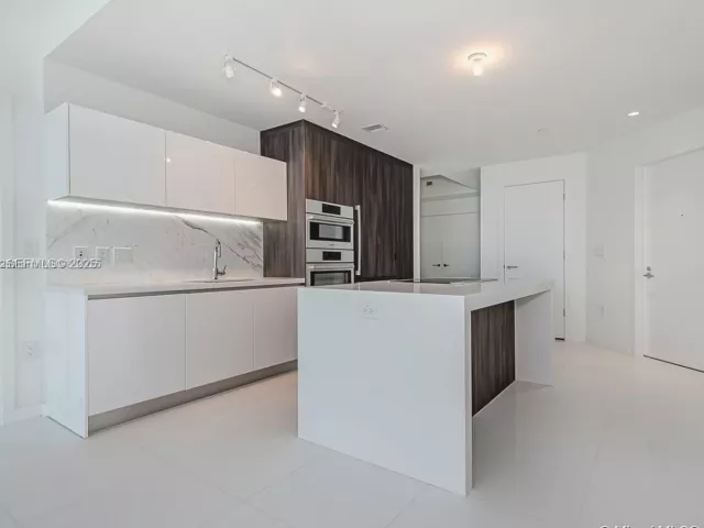 Продажа квартиры #1608 - фото 6861372