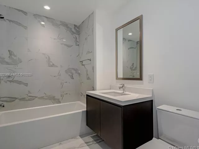 Продажа квартиры #1608 - фото 6861358