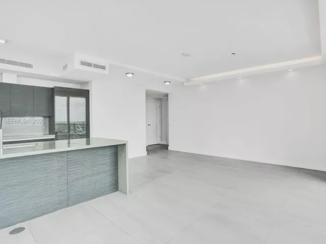 Продажа квартиры #4109 - фото 6861183