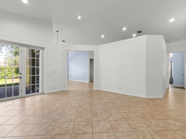 Продажа дома по адресу 18921 SW 15th Street - фото 6865101