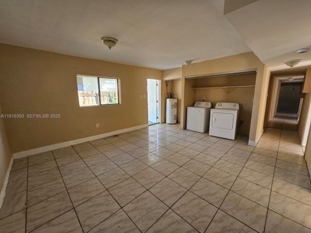 Продажа дома по адресу 2712 NW 14th St - фото 7453454