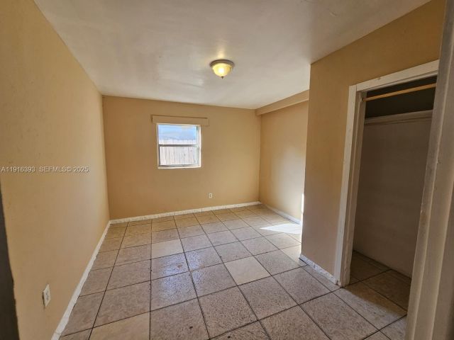 Продажа дома по адресу 2712 NW 14th St - фото 7453464