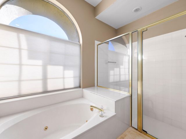 Продажа дома по адресу 2595 NW 53rd Street - фото 6861233