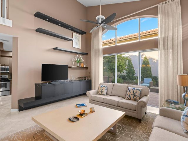 Продажа дома по адресу 2595 NW 53rd Street - фото 6861241