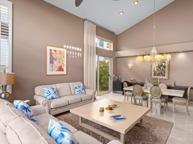 Продажа дома по адресу 2595 NW 53rd Street - фото 6861242