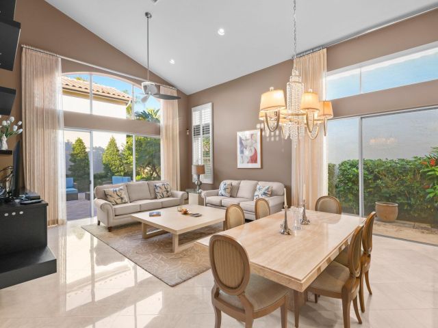 Продажа дома по адресу 2595 NW 53rd Street - фото 6861243