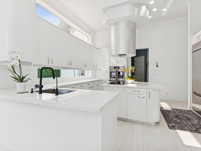 Продажа дома по адресу 6 Cloister Circle - фото 6861727