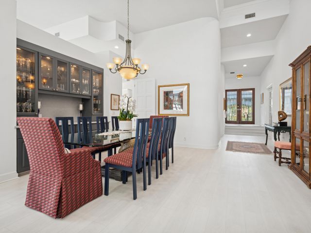 Продажа дома по адресу 6 Cloister Circle - фото 6861729