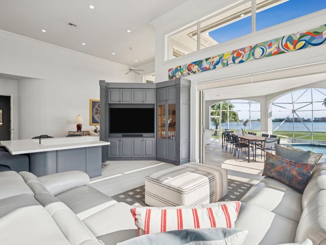 Продажа дома по адресу 6 Cloister Circle - фото 6861731