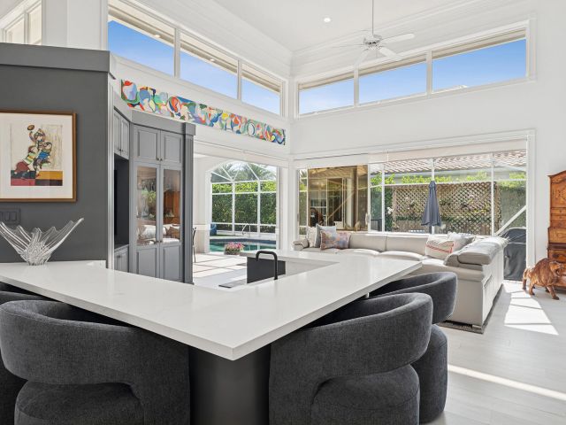 Продажа дома по адресу 6 Cloister Circle - фото 6861732