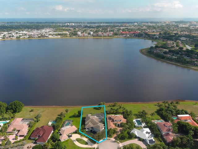 Продажа дома по адресу 6 Cloister Circle - фото 6861736