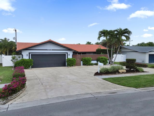 Продажа дома по адресу 809 SE 13th Court - фото 6889175