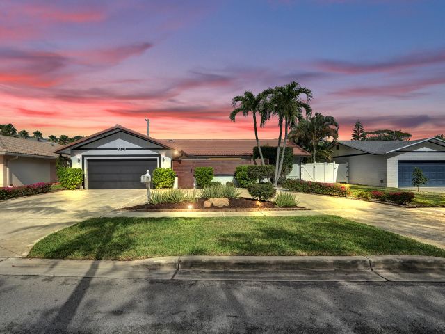 Продажа дома по адресу 809 SE 13th Court - фото 6889177