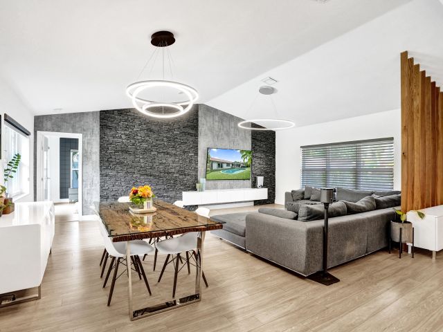 Продажа дома по адресу 809 SE 13th Court - фото 6889179