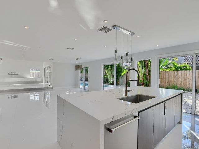 Продажа дома по адресу 23352 Lago Mar Circle - фото 6894846