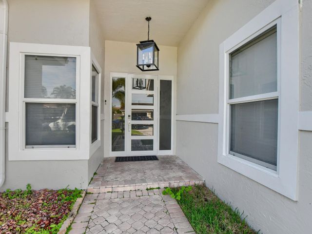 Продажа дома по адресу 23352 Lago Mar Circle - фото 6894855