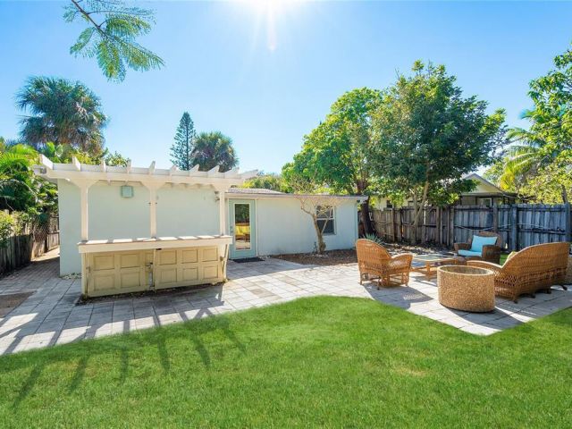 Дом в аренду по адресу 321 Forsyth Street - фото 6862894