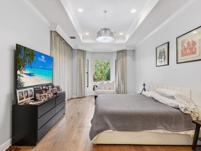 Продажа дома по адресу 16194 Rosecroft Terrace - фото 6866106