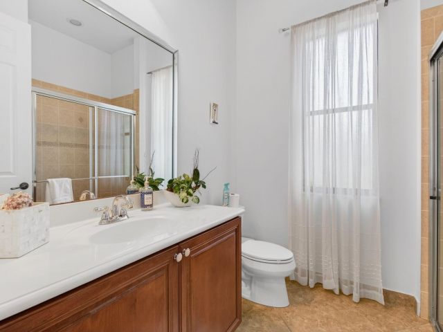 Продажа дома по адресу 16194 Rosecroft Terrace - фото 6866110