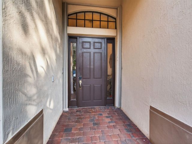 Продажа дома по адресу 16194 Rosecroft Terrace - фото 6866120